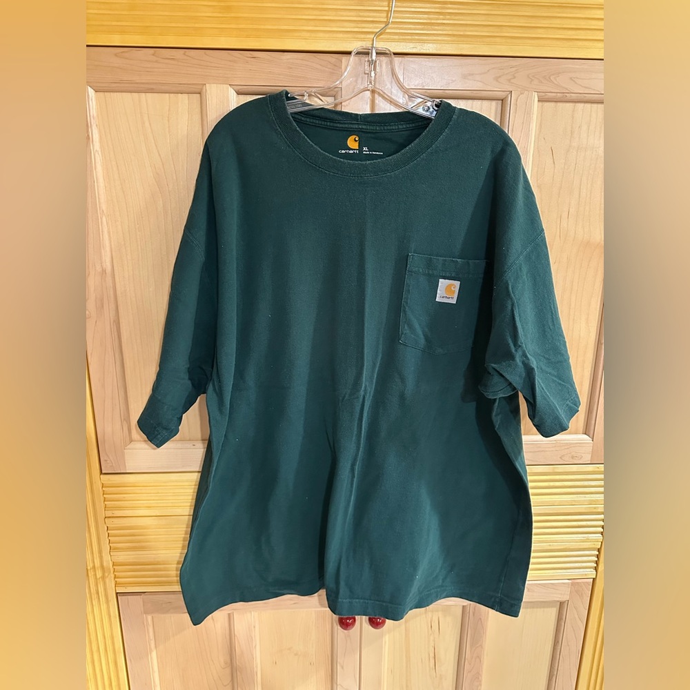 Men’s basic XL Carhartt short sleeve t-shirt with front pocket
